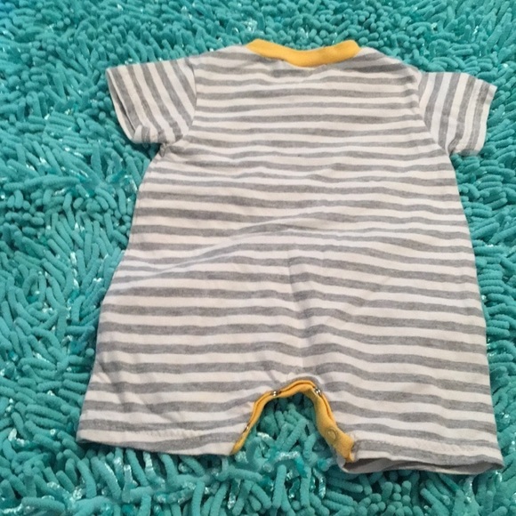 Cachcach Outfit - Picture 3 of 3